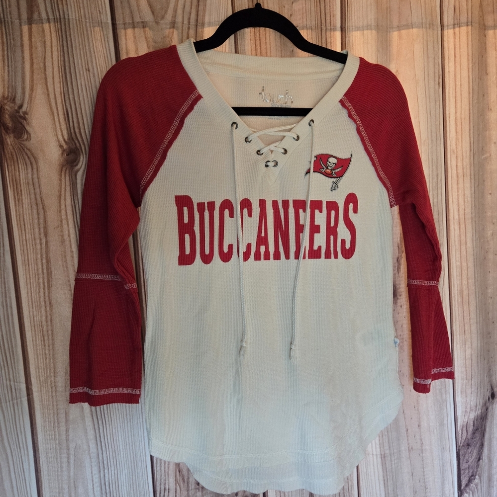 Buccaneers lace up top